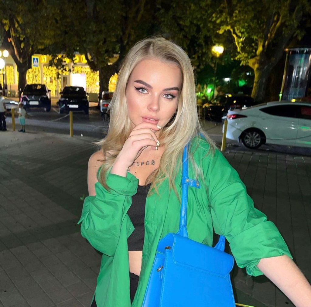 VIP эскорт от Снежана работает в Питере