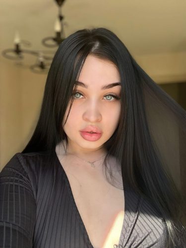 вип эскорт от  Лия работает в Питере