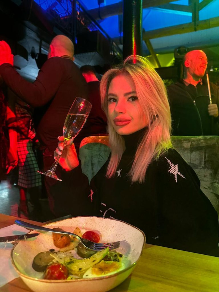 VIP эскорт от Лия в Питере