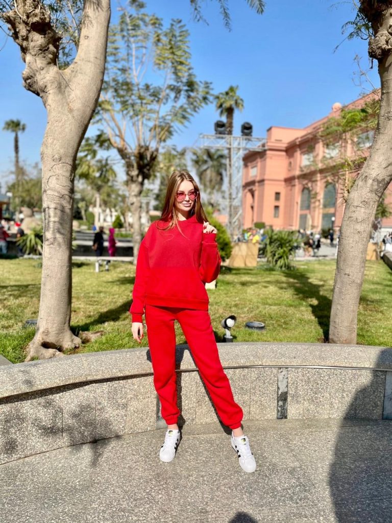 VIP эскорт от Ксюша работает в Питере