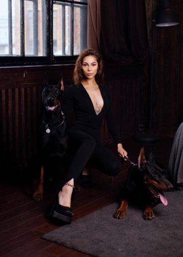 VIP эскорт от Колибри в Питере